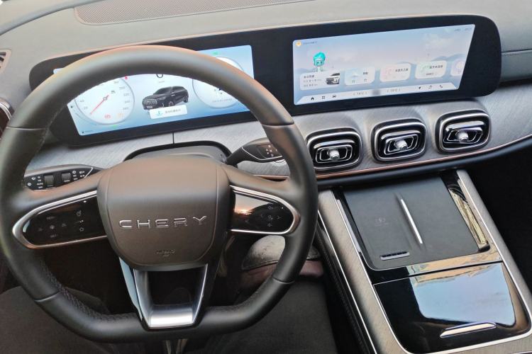 Used Chery Tiggo 9 2025 2.0T Dual-Clutch Two-Wheel Drive Black Samurai Edition 5 Seats