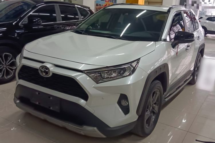 Used Toyota RAV4 2022 2.0L CVT 4x4 Fashion Edition