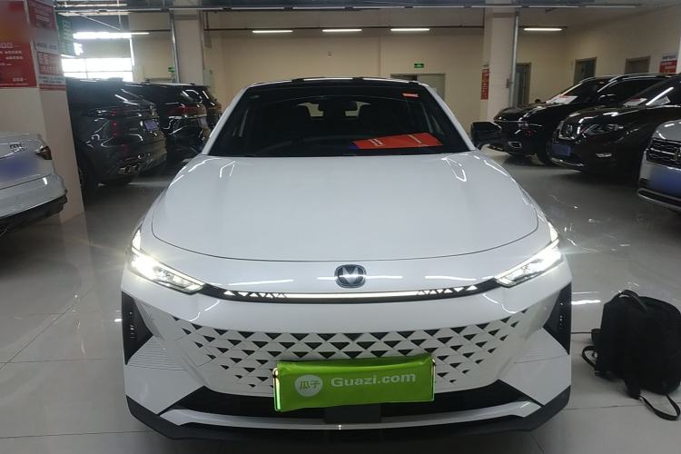 Used Changan UNI-V iDD 2024 Blue Whale Smart Electric iDD 136km ZhiKu Model