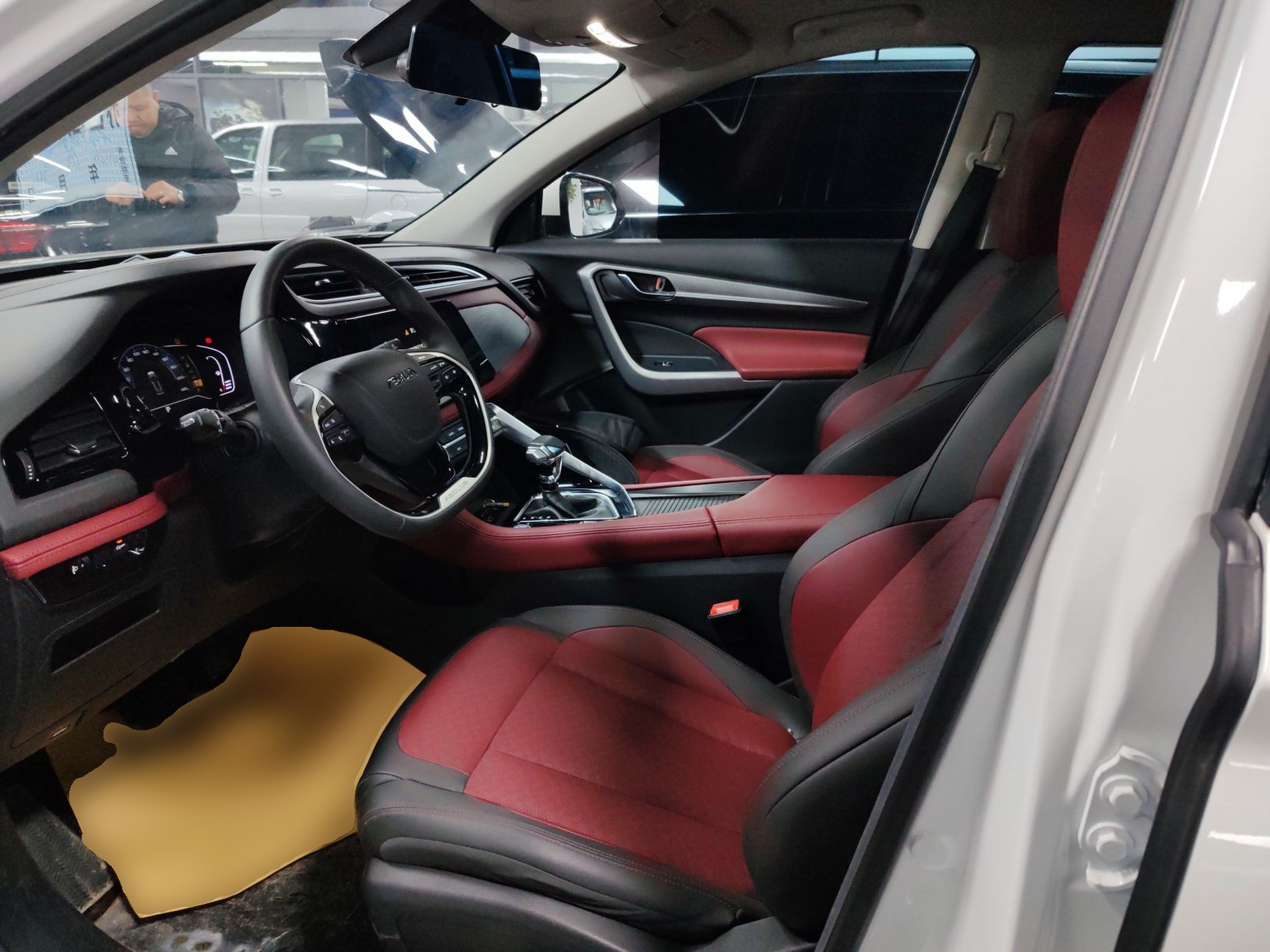 المقاعد الأمامية داخل السيارة