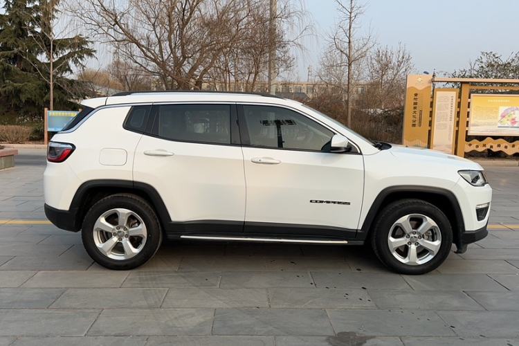 Used  Compass 2017 200T Automatic Family Edition
