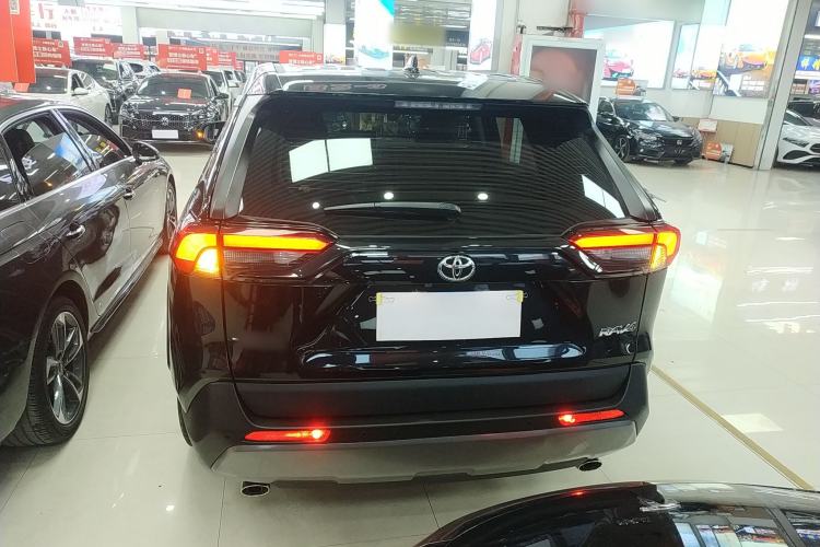 Used Toyota RAV4 2022 2.0L CVT Two-Wheel Drive Fashion Plus Edition
