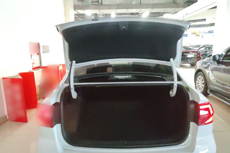 Used Volkswagen Bora 2017 1.6L Automatic Fashion Model