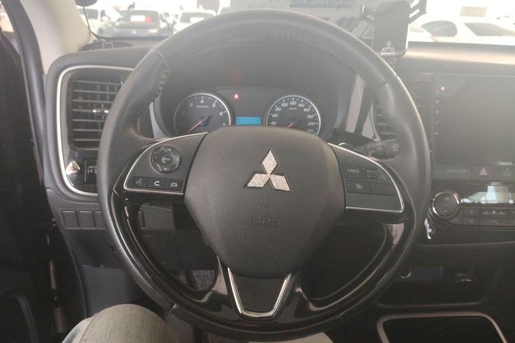 Used Mitsubishi Outlander 2018 2.0L Two-Wheel Drive Glory Edition 5 Seats