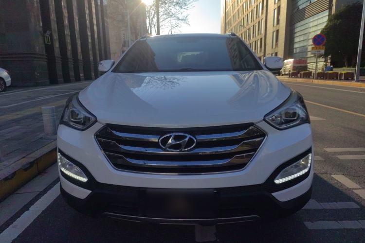 Used Hyundai Santa Fe 2013 2.4L Automatic 4x4 Smart Version
