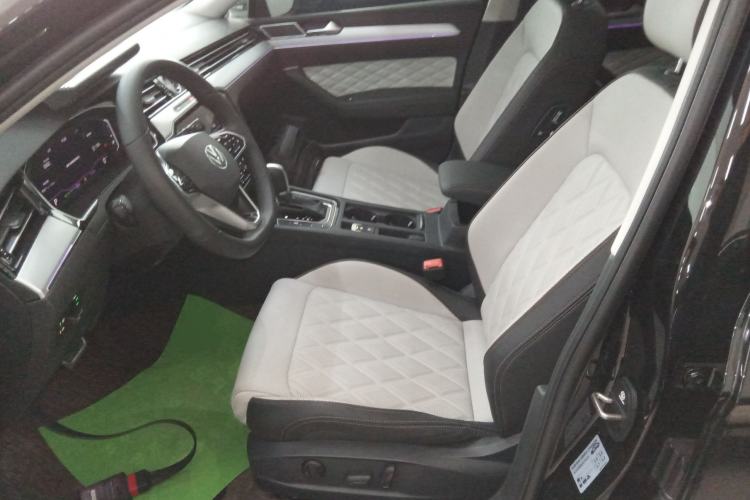 Used Volkswagen Magotan 2025 Revised Version Zhongxiang Edition 330TSI DSG Luxury Trim
