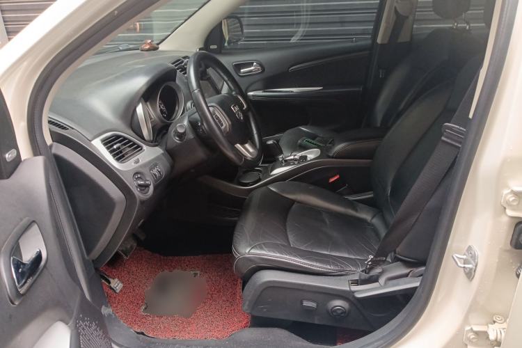 Used Dodge Journey 2013 2.4L Two-Wheel Drive Luxury Version
