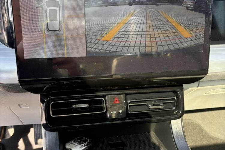 Used GAC Trumpchi GS8 2022 Dual-Engine Series 2.0TM Four-Wheel Drive Prestige Edition (6 Seats)
