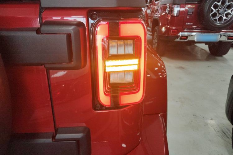 Used  BJ40 2020 2.0T Automatic Four-Wheel Drive Urban Hunter Edition Chivalrous Type
