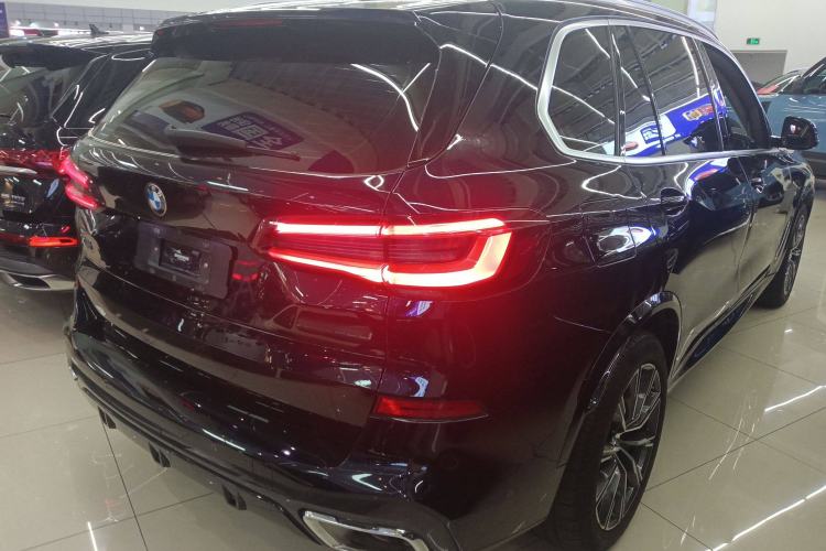 Used BMW X5 2022 Restyled xDrive 30Li Luxury Version M Sport Package
