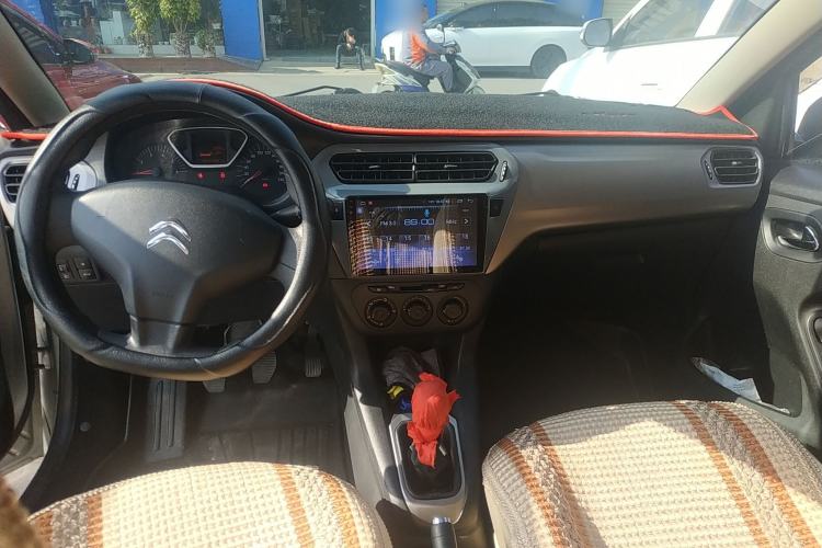 Used Citroen Elysee 2015 Zhishang Edition 1.6L Manual Fashion Model