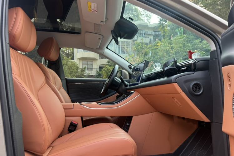 Used AION V 2024 Aion Tyrannosaurus 650 Smart Luxury Edition