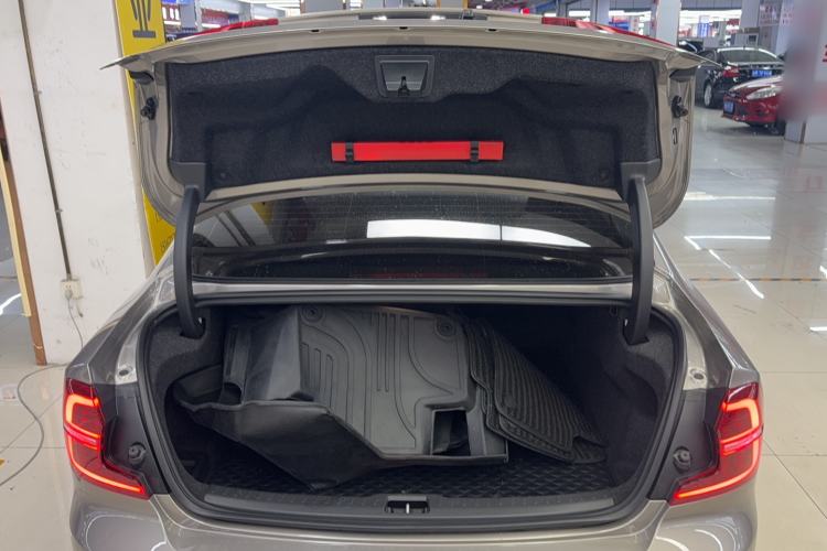 Used Volvo S60 2021 T4 Zhiyi Luxury Edition