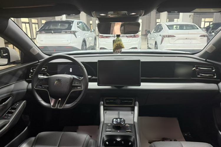 Used BYD Qin L 2024 DM-i 120KM Beyond Model
