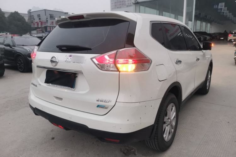 Used Nissan X-Trail 2015 2.0L CVT Comfort MAX Edition 2WD
