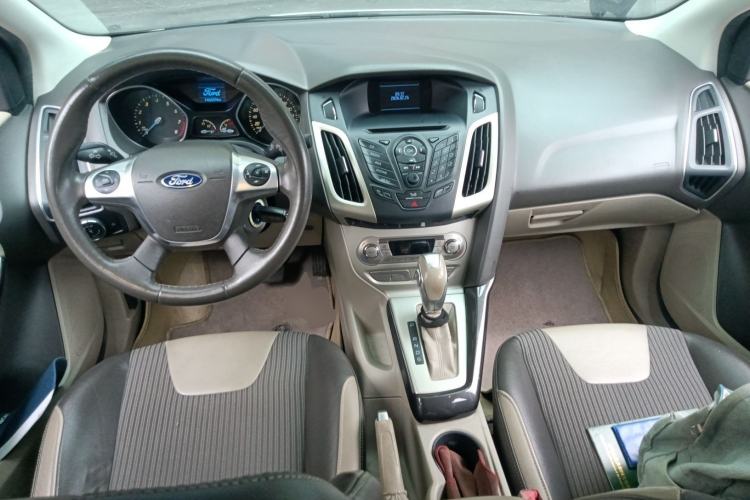 Used Ford Focus 2012 Sedan 1.6L Automatic Fashion Edition