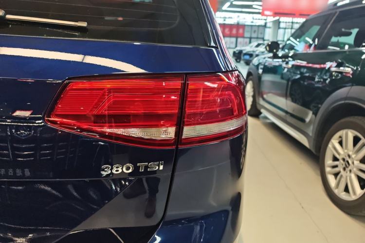 Used Volkswagen Variant 2018 380TSI Two-Wheel Drive Comfort Edition