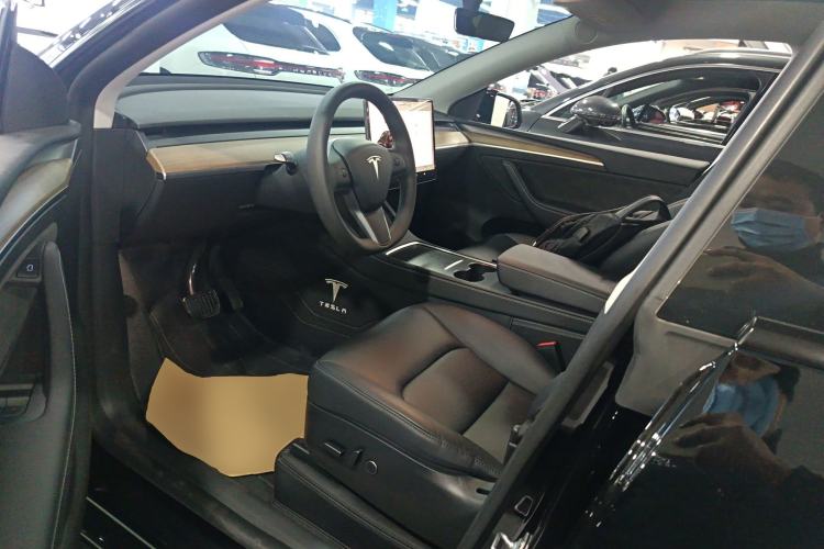 Used Tesla Model Y 2022 Rear-Wheel-Drive Version
