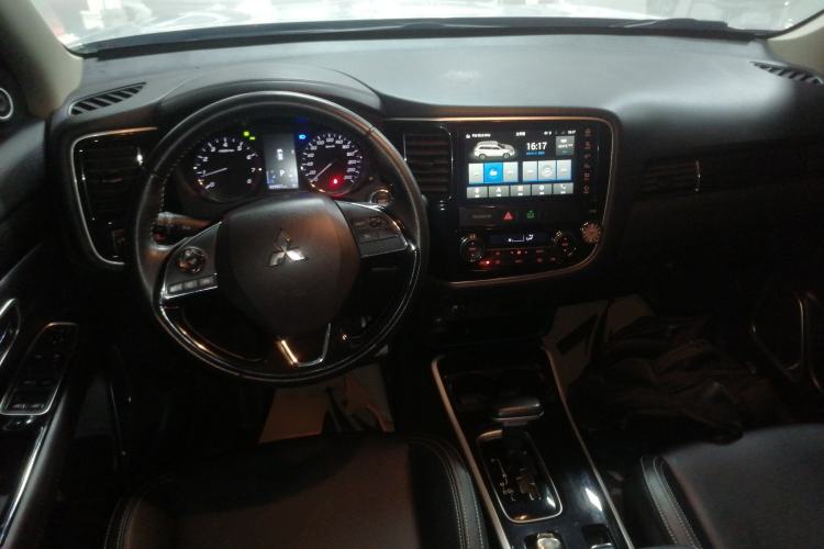 Used Mitsubishi Outlander 2020 2.0L Two-Wheel Drive Enjoyment Version 5 Seats
