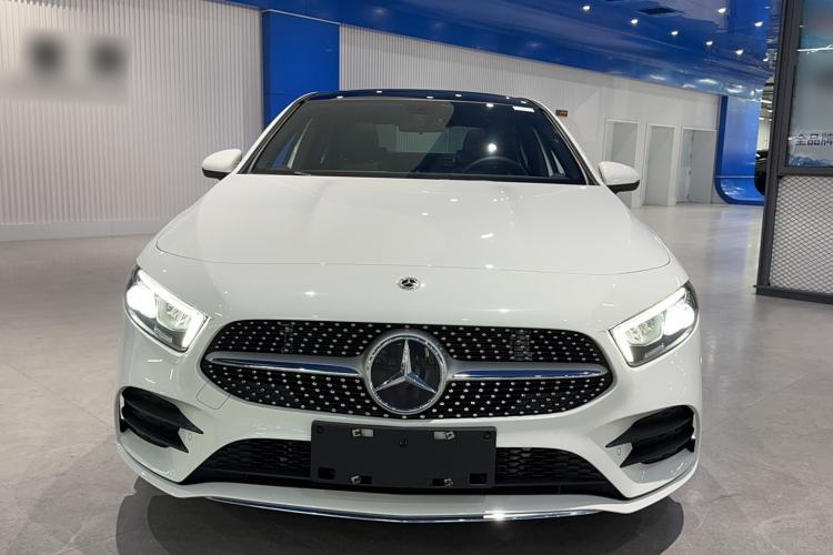 Used Mercedes-Benz A-Class 2022 Second Facelift A 200 L Sport Sedan Fashion Version
