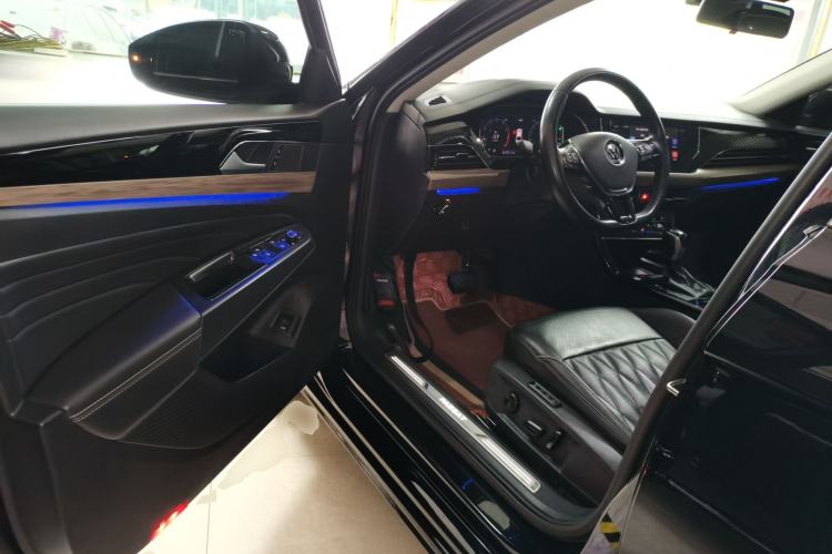 Used Volkswagen Passat 2021 330TSI Luxury Edition
