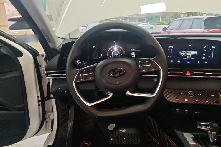 Used Hyundai Elantra 2022 1.5L CVT LUX Prestige Edition