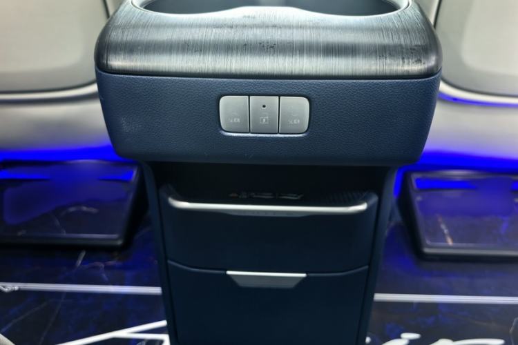 Used Buick GL8 New Energy 2024 Lu Zun Luxury Edition 7-Seater
