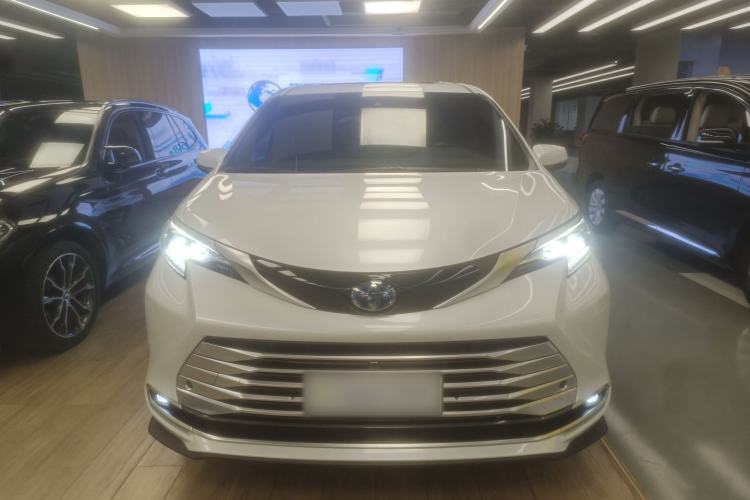 Used Toyota Sienna 2021 2.5L Hybrid Platinum Edition