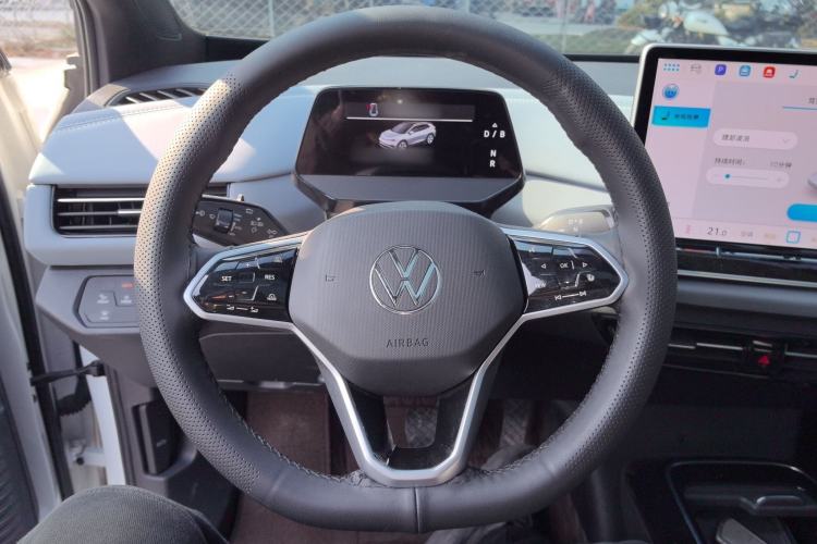 Used Volkswagen ID.4 X 2025 Smart Version Pure & Intelligent Enjoyment Edition
