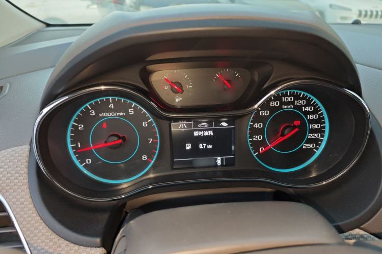 Used Chevrolet Cruze 2015 1.5L Manual Fashion Edition
