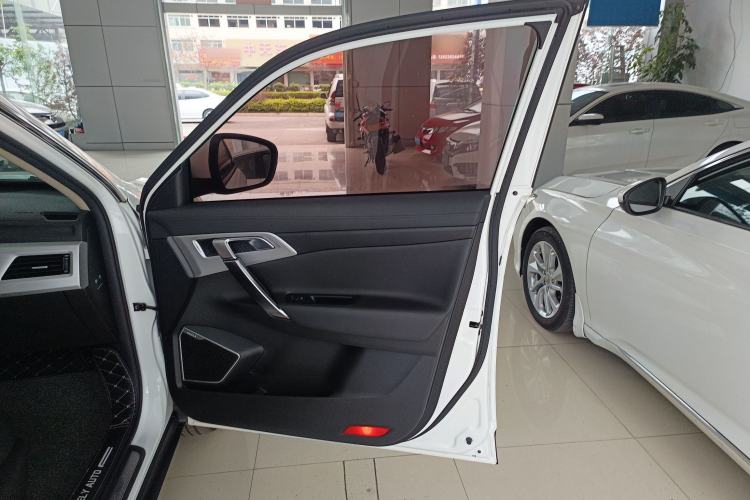 Used Geely Auto Emgrand X7 Sport 2016 1.8TD Automatic ZhiShang Model
