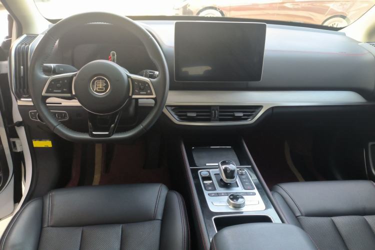 Used BYD Tang New Energy 2018 DM 2.0T All-Wheel Drive Smart Connectivity Luxury Model 7 Seats China V Emission Standard