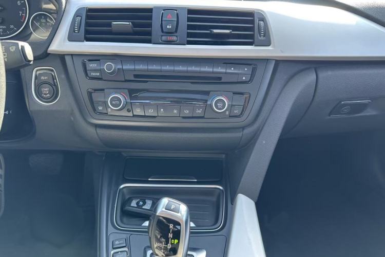 Used BMW 3 Series 2014 320Li Fashion Model
