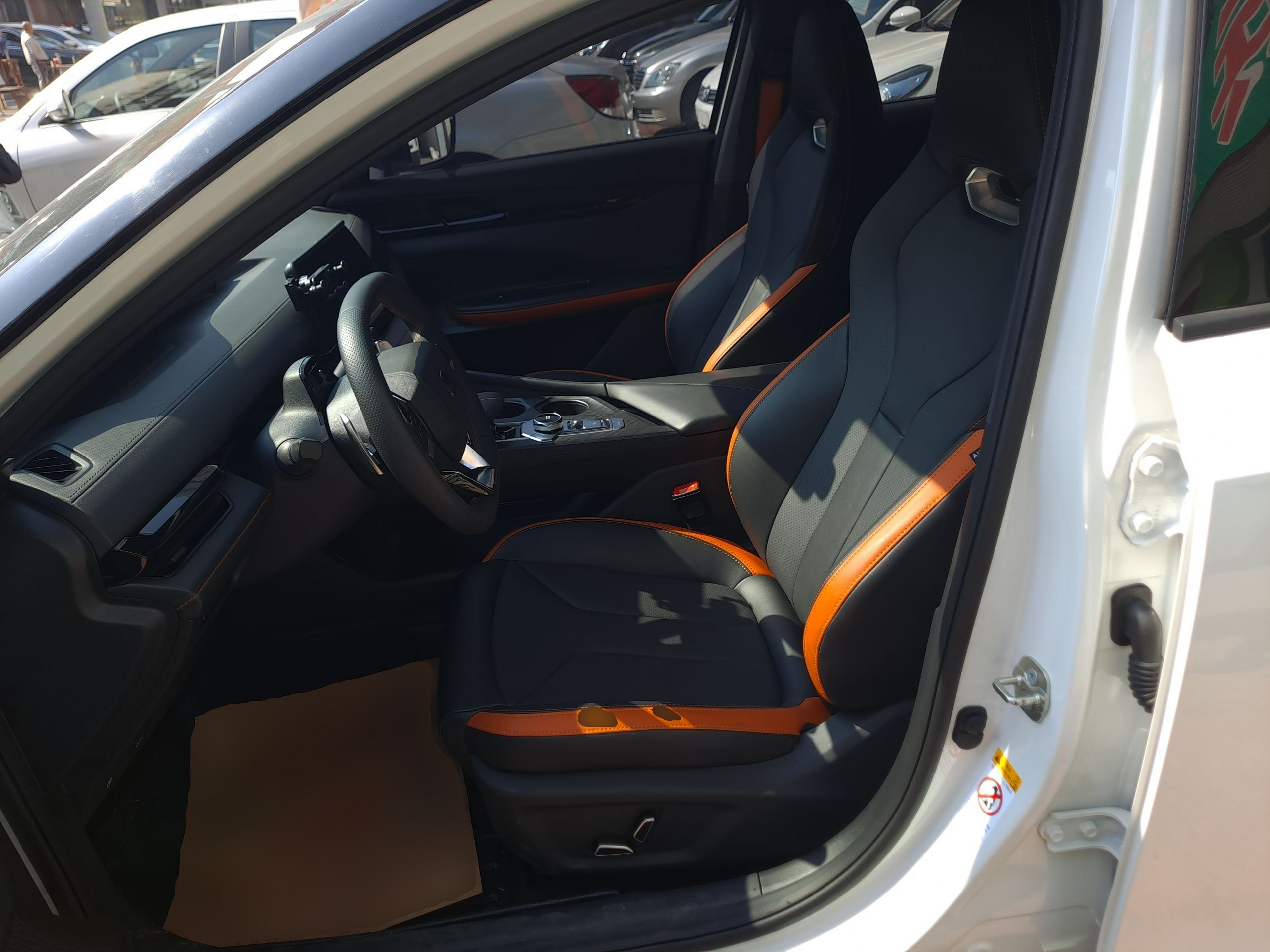 Переднее сиденье в автомобиле