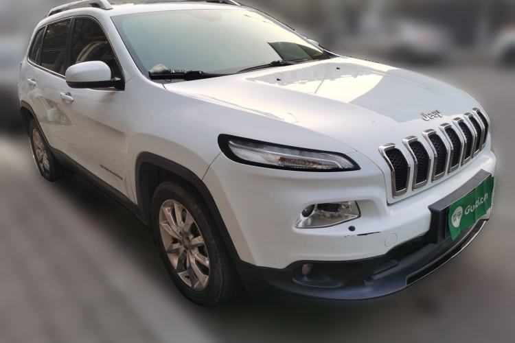 Used  Cherokee 2014 2.4L Luxury Edition
