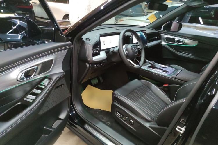 Used GAC Trumpchi GS8 2025 Linghang Series 2.0 TGDI Two-Wheel-Drive Luxury Edition 5 Seats