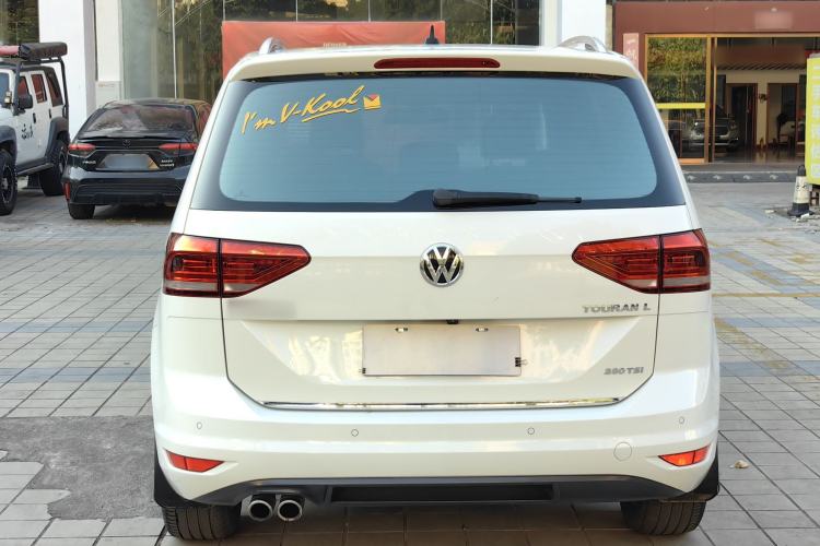 Used Volkswagen Touran 2016 Volkswagen Touran L 280TSI DSG Luxury Edition
