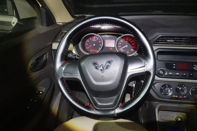 Used Wuling Hongguang 2019 1.5L S Standard Version China VI LAR
