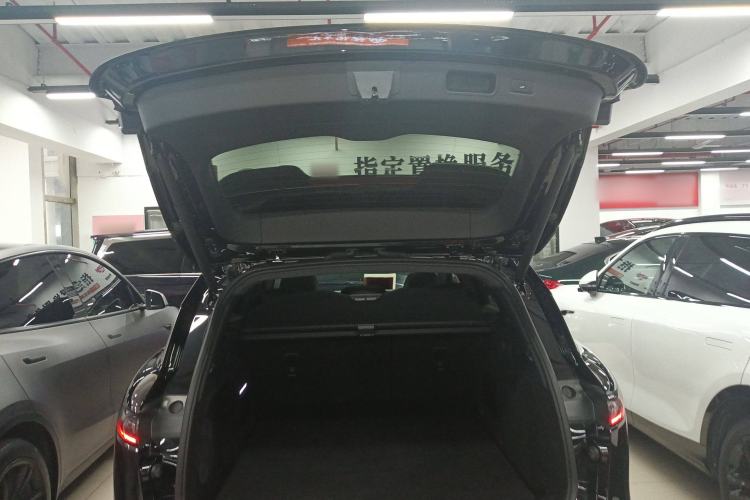 Used VOYAH FREE 2025 318 259 km All-Wheel-Drive Exploration Edition
