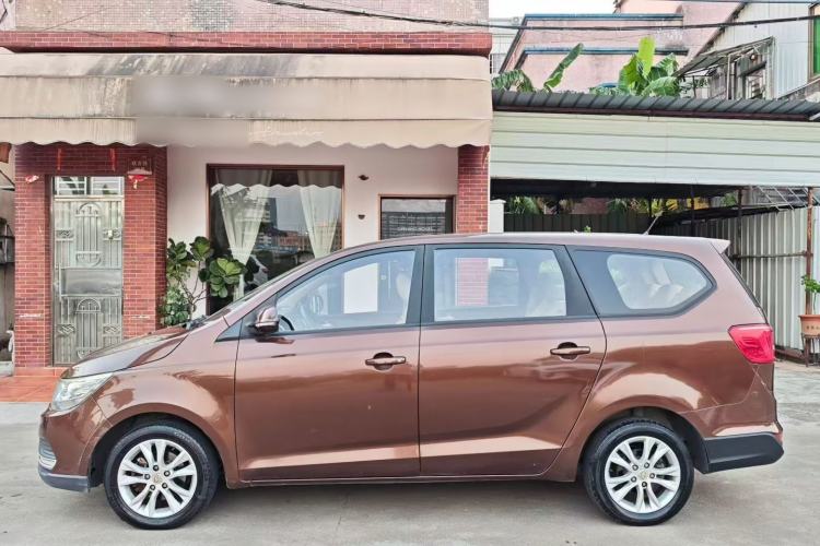 Used Baojun 730 2016 Revised 1.5L Manual Standard Version 7 Seats China V Emission Standard