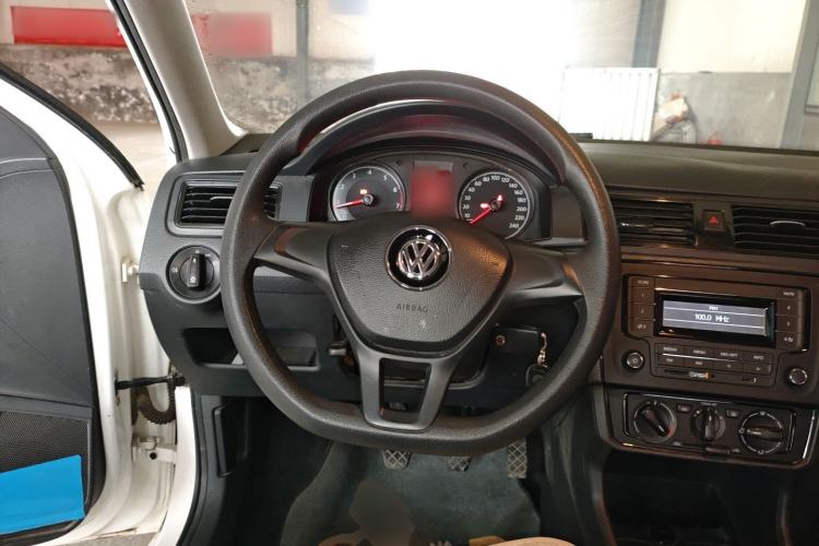 Used Volkswagen Santana 2016 1.4L Manual Fashion Edition
