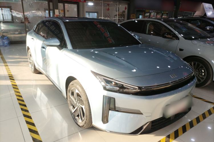 Used  L6 2025 EM-i 140km Starship Edition
