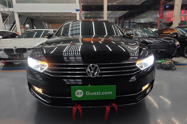 Used Volkswagen Magotan 2017 330TSI DSG Leading Model
