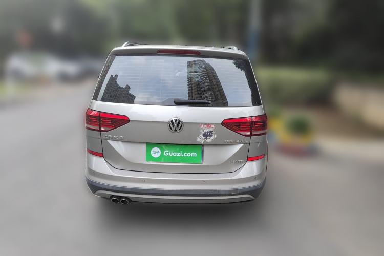 Used Volkswagen Touran 2018 Volkswagen Touran L 280TSI DSG Boundary Edition 7 Seats China VI Standard
