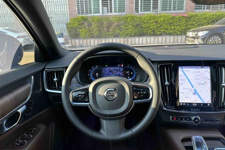 Used Volvo S90 2024 B5 Zhiyuan Luxury Edition
