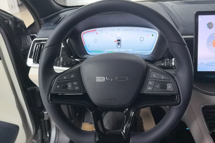 Used BYD Song PLUS New Energy 2023 Champion Edition EV 520KM Prestige Model
