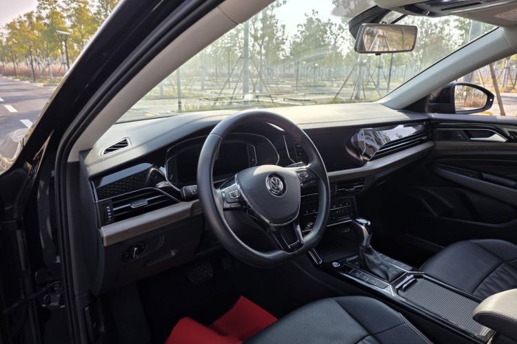 Used Volkswagen Passat 2020 330TSI Luxury Edition China VI
