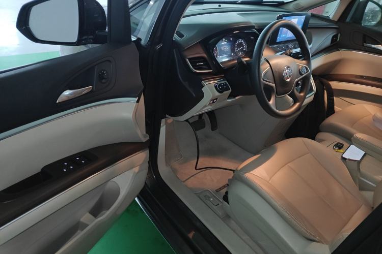 Used Buick GL8 2023 Land Executive Class Comfort Model
