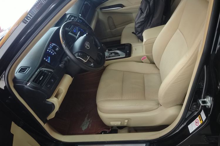 Used Toyota Camry 2015 2.0G Premier Edition
