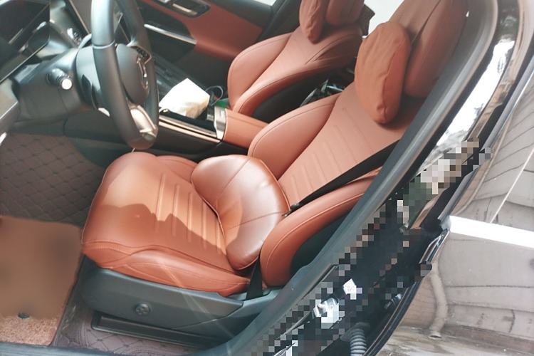 Used Mercedes-Benz GLC 2023 Facelift GLC 260 L 4MATIC Dynamic Version 5 Seats
